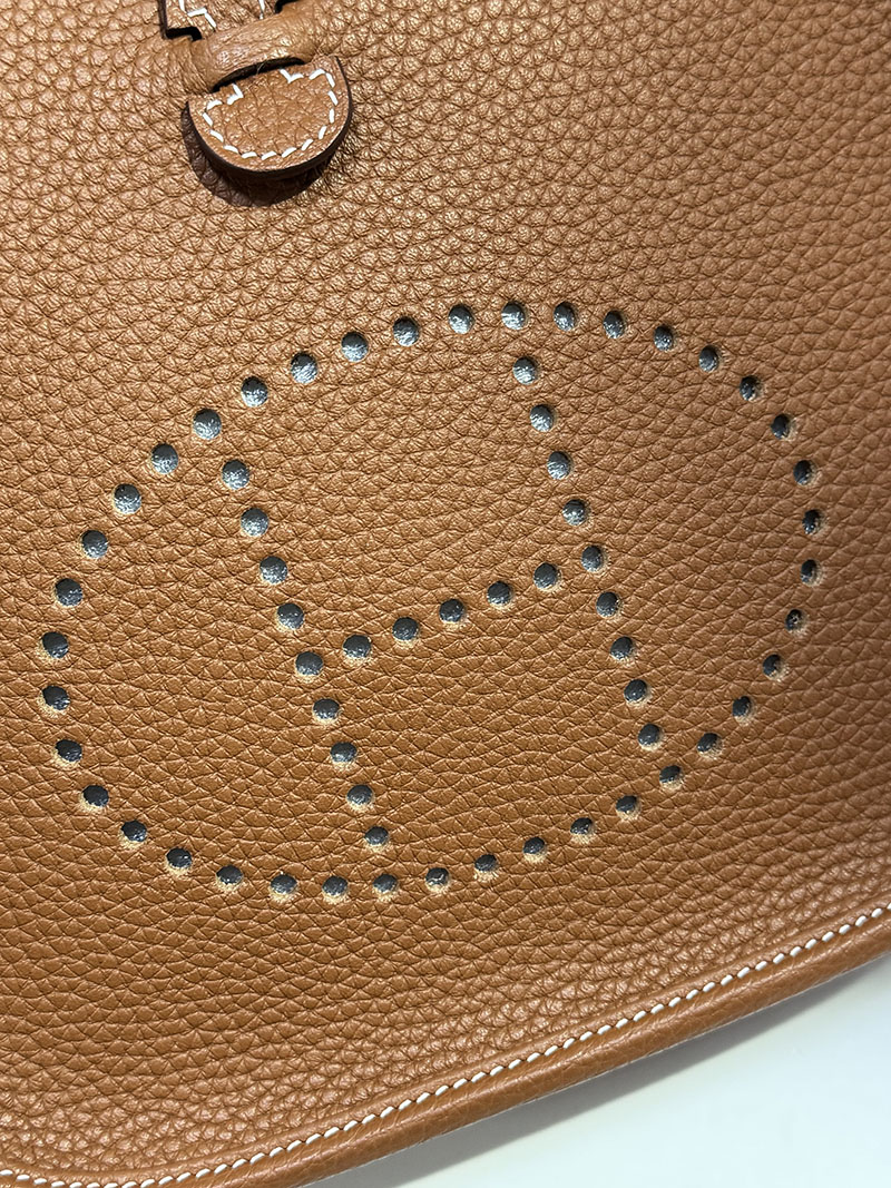 斜 めがけ バッグ メンズ ハイブランド HERMES エヴリン 23 ゴールド トリヨンクレマンス シルバー金具 2627550 エルメス専門店 おすすめ - 画像 (7)