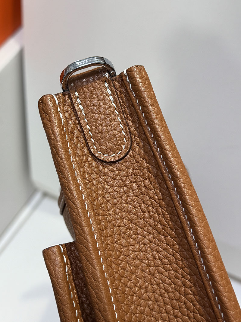 斜 めがけ バッグ メンズ ハイブランド HERMES エヴリン 23 ゴールド トリヨンクレマンス シルバー金具 2627550 エルメス専門店 おすすめ - 画像 (3)
