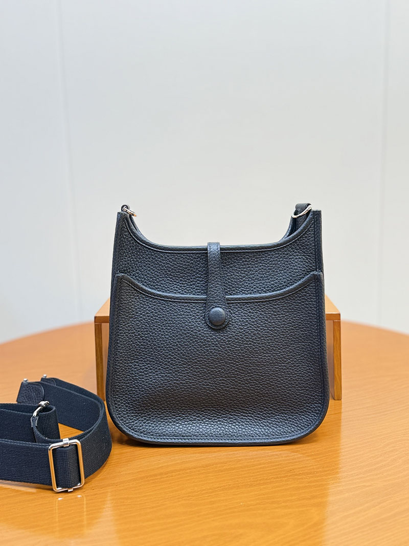 エルメス ショルダーバッグ 新作 HERMES エヴリン 23 黒 ブラック トリヨンクレマンス シルバー金具 2627558 エルメス アウトレット 店舗 - 画像 (2)