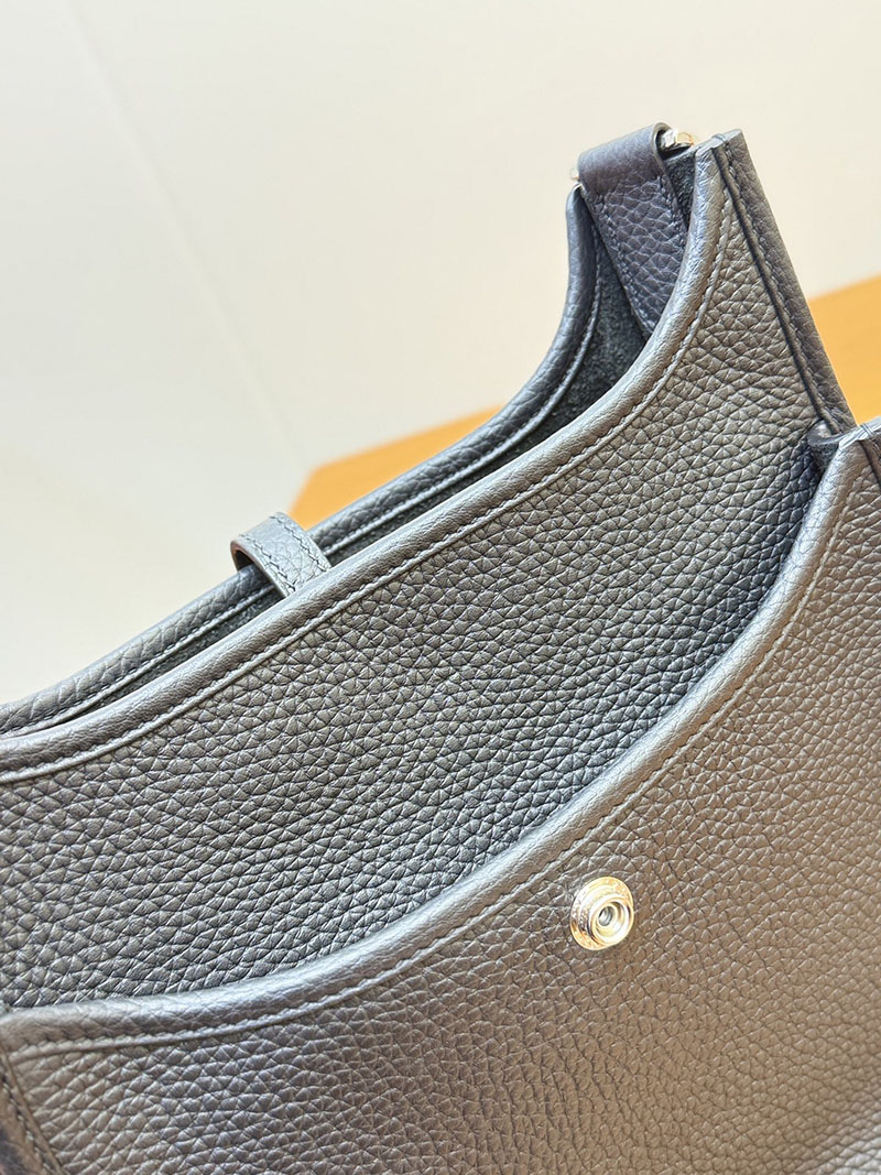 エルメス ショルダーバッグ 新作 HERMES エヴリン 23 黒 ブラック トリヨンクレマンス シルバー金具 2627558 エルメス アウトレット 店舗 - 画像 (4)