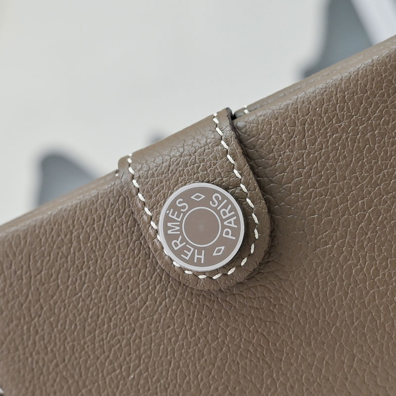 エルメス カード ケース 二 つ折り HERMES カードホルダー エトゥープ エバーカラー シルバー金具 2627573 エルメス アウトレット 店舗 - 画像 (5)