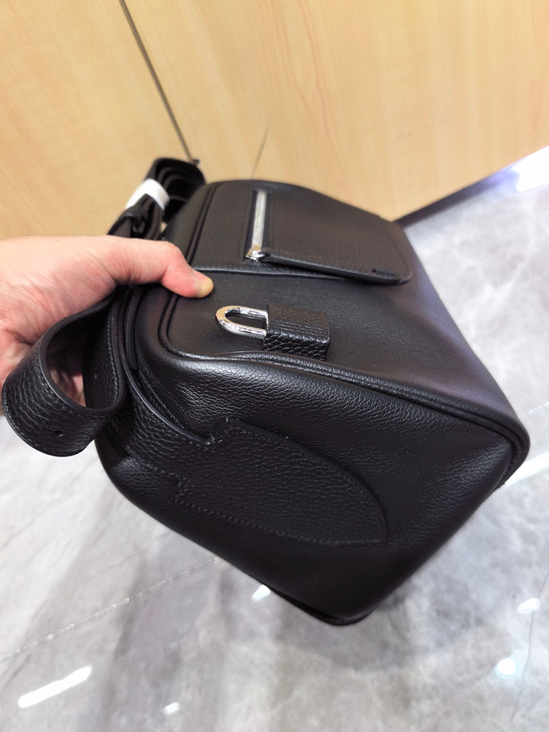 エルメス メンズバッグ 人気 HERMES プティ クーリエ 黒 ブラック エバーカラー/トリヨンクレマンス シルバー金具 2627596 海外通販 - 画像 (5)