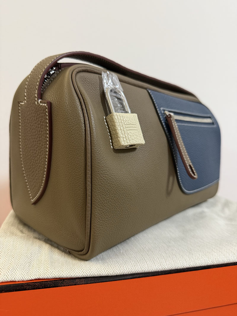 エルメス メンズバッグ 新作 HERMES ロング・クーリエ エトゥープ/ブルードプリュス エバーカラー/トリヨンクレマンス シルバー金具 2627598 - 画像 (6)