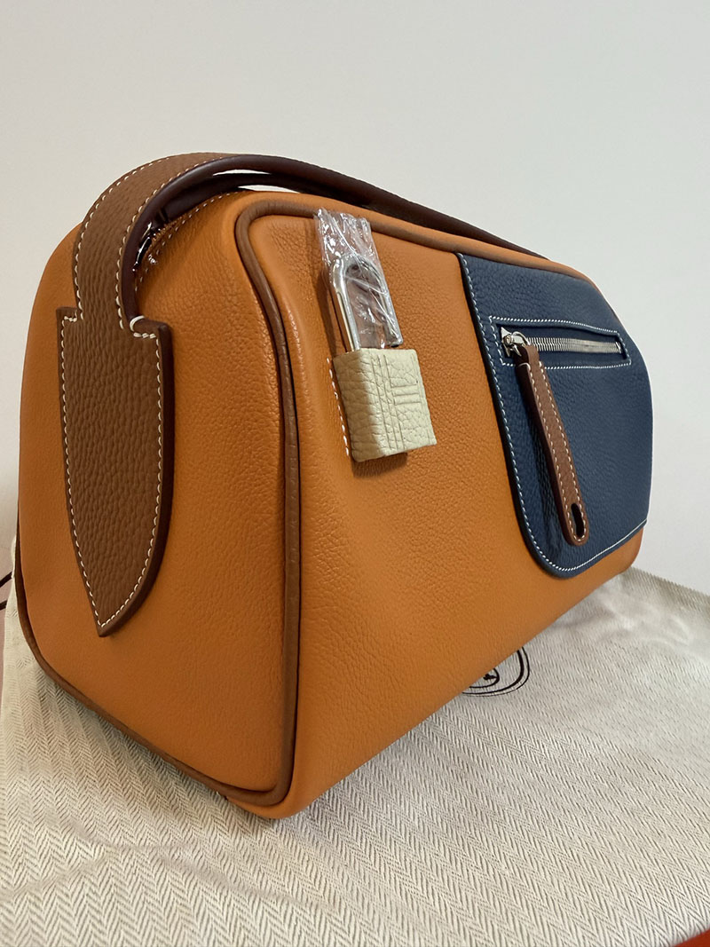 エルメス ビジネス バック メンズ HERMES ロング・クーリエ オレンジ/ゴールド/ブルードプリュス エバーカラー/トリヨンクレマンス シルバー金具 2627599 - 画像 (6)