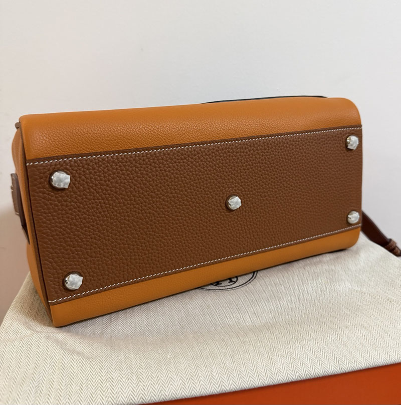 エルメス ビジネス バック メンズ HERMES ロング・クーリエ オレンジ/ゴールド/ブルードプリュス エバーカラー/トリヨンクレマンス シルバー金具 2627599 - 画像 (5)
