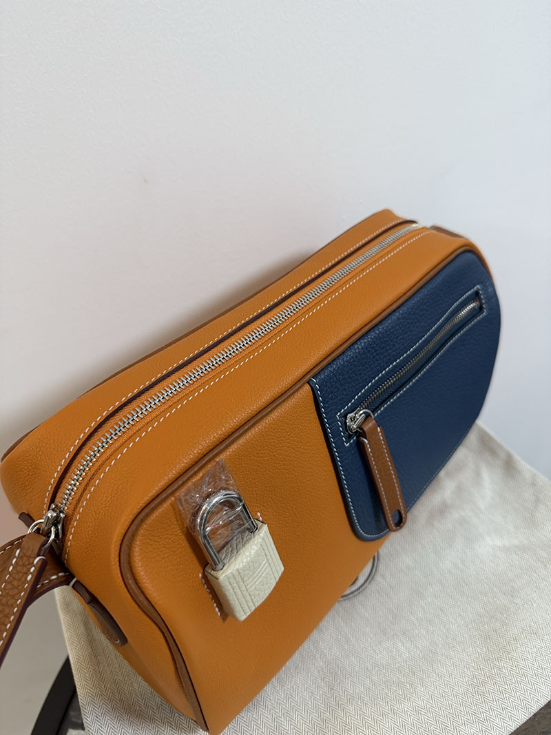 エルメス ビジネス バック メンズ HERMES ロング・クーリエ オレンジ/ゴールド/ブルードプリュス エバーカラー/トリヨンクレマンス シルバー金具 2627599 - 画像 (4)