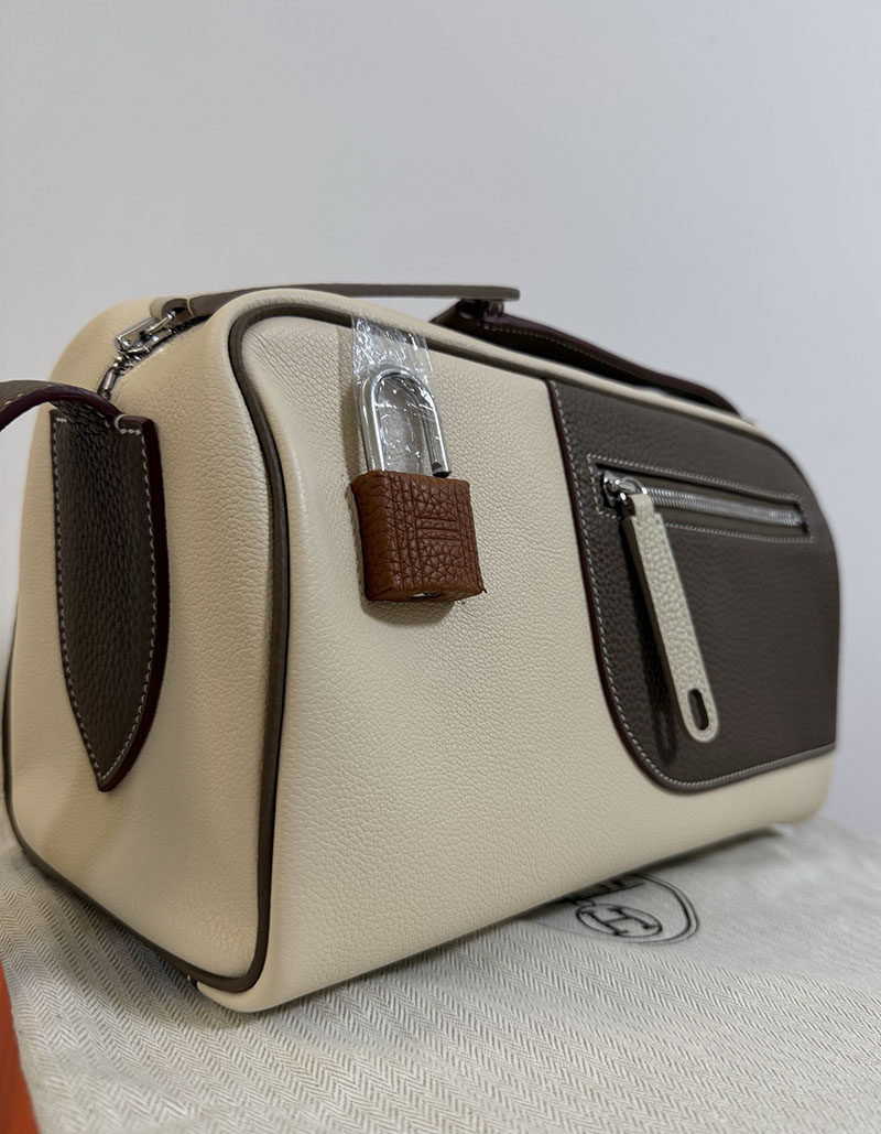 エルメス メンズバッグ 種類 HERMES ロング・クーリエ エトゥープ/クレ エバーカラー/トリヨンクレマンス シルバー金具 2627600 - 画像 (6)