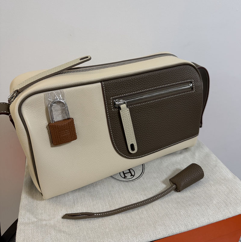 エルメス メンズバッグ 種類 HERMES ロング・クーリエ エトゥープ/クレ エバーカラー/トリヨンクレマンス シルバー金具 2627600 - 画像 (3)