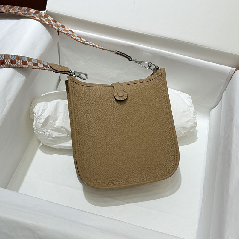 エヴリンアマゾンtpm HERMES エヴリン TPM ビスキュイ トリヨンクレマンス シルバー金具 2627651 エルメス 海外通販 - 画像 (9)