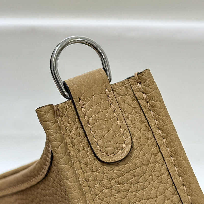 エヴリンアマゾンtpm HERMES エヴリン TPM ビスキュイ トリヨンクレマンス シルバー金具 2627651 エルメス 海外通販 - 画像 (6)