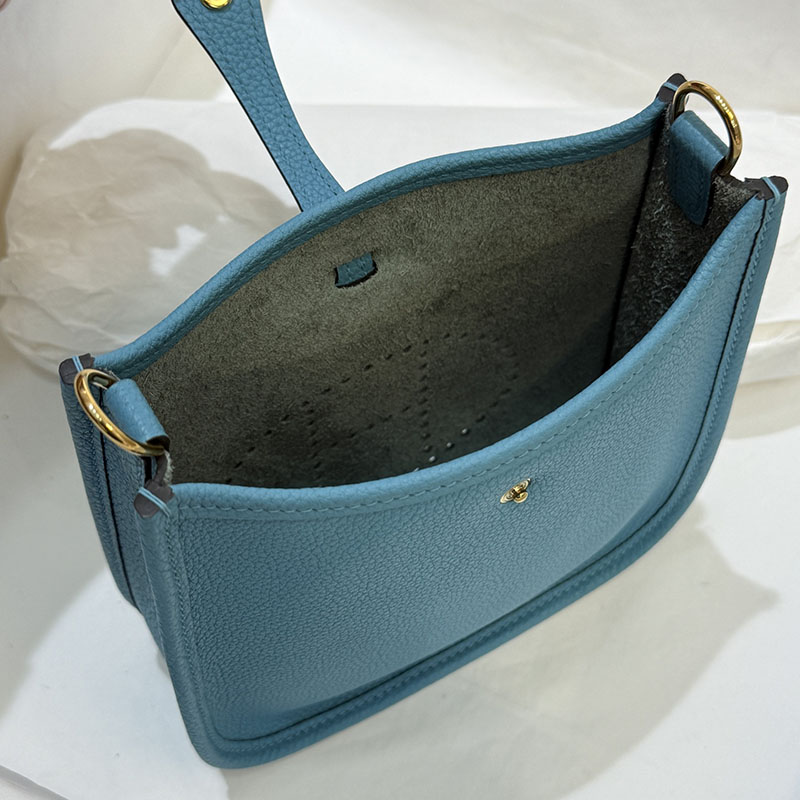 エルメス 斜 めがけ エブリン ミニ HERMES エヴリン TPM ブルージーン トリヨンクレマンス ゴールド金具 2627654 エルメス 海外通販 - 画像 (3)