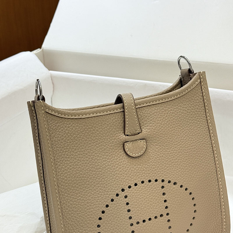 ショルダーバッグ 小さめ おしゃれ 安い HERMES エヴリン TPM エトゥープ トリヨンクレマンス シルバー金具 2627657 エルメス 海外通販 - 画像 (8)