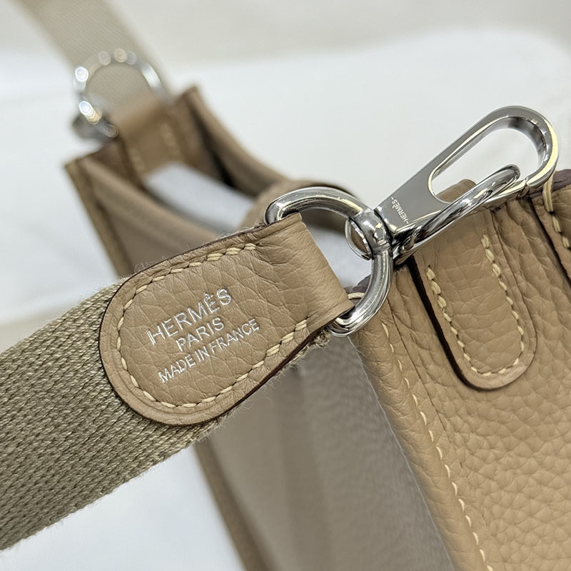 ショルダーバッグ 小さめ おしゃれ 安い HERMES エヴリン TPM エトゥープ トリヨンクレマンス シルバー金具 2627657 エルメス 海外通販 - 画像 (7)