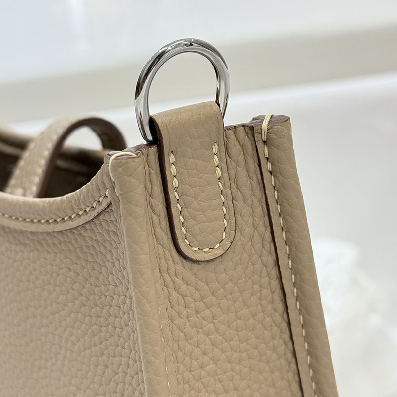 ショルダーバッグ 小さめ おしゃれ 安い HERMES エヴリン TPM エトゥープ トリヨンクレマンス シルバー金具 2627657 エルメス 海外通販 - 画像 (5)