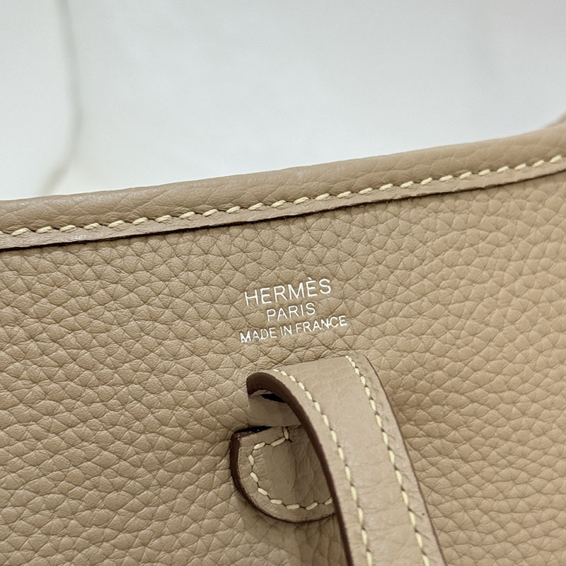 ショルダーバッグ 小さめ おしゃれ 安い HERMES エヴリン TPM エトゥープ トリヨンクレマンス シルバー金具 2627657 エルメス 海外通販 - 画像 (4)