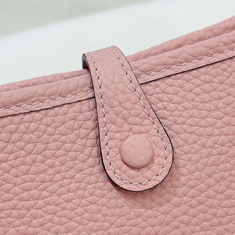 エルメス ミニバッグ レディース HERMES エヴリン TPM ローズサクラ トリヨンクレマンス シルバー金具 2627658 エルメス 海外通販 - 画像 (7)