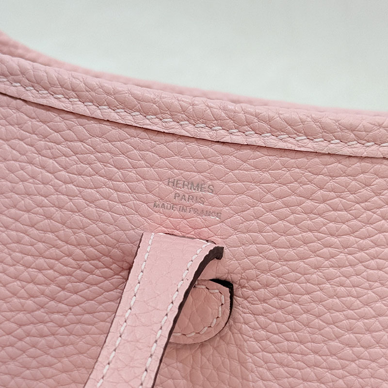 エルメス ミニバッグ レディース HERMES エヴリン TPM ローズサクラ トリヨンクレマンス シルバー金具 2627658 エルメス 海外通販 - 画像 (4)