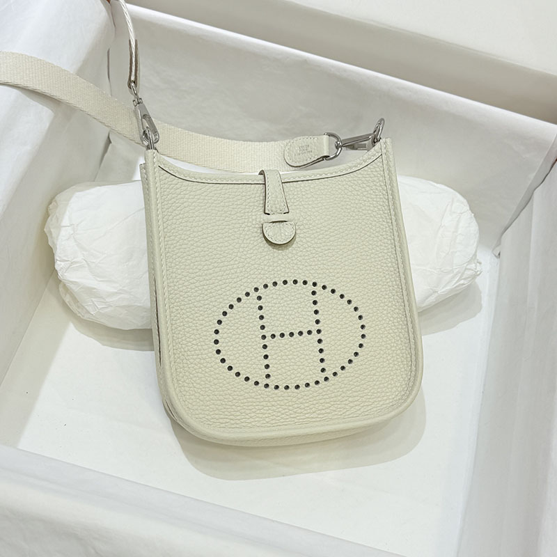 エルメス エブリン 新品 値段