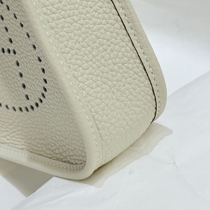 エルメス エブリン 新品 値段 HERMES エヴリン TPM クレ トリヨンクレマンス シルバー金具 2627659 エルメス 海外通販 - 画像 (5)