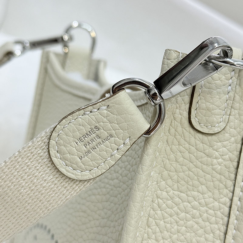 エルメス エブリン 新品 値段 HERMES エヴリン TPM クレ トリヨンクレマンス シルバー金具 2627659 エルメス 海外通販 - 画像 (3)