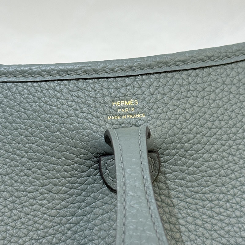 エブリン 定価 2026 HERMES エヴリン TPM ヴェールアマンド トリヨンクレマンス ゴールド金具 2627661 エルメス 海外通販 - 画像 (7)