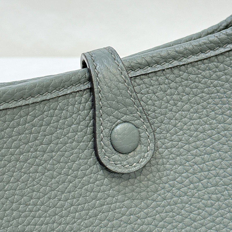 エブリン 定価 2026 HERMES エヴリン TPM ヴェールアマンド トリヨンクレマンス ゴールド金具 2627661 エルメス 海外通販 - 画像 (6)