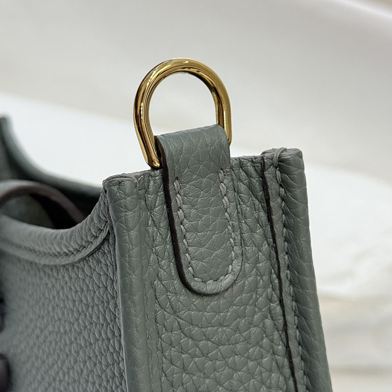 エブリン 定価 2026 HERMES エヴリン TPM ヴェールアマンド トリヨンクレマンス ゴールド金具 2627661 エルメス 海外通販 - 画像 (5)