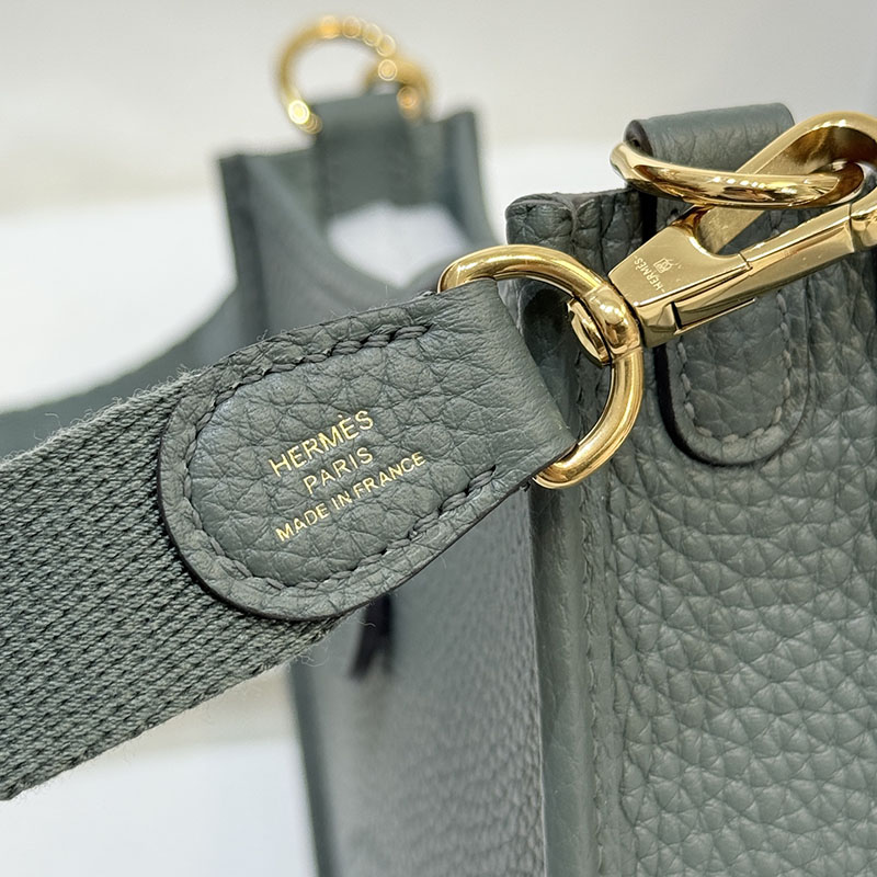 エブリン 定価 2026 HERMES エヴリン TPM ヴェールアマンド トリヨンクレマンス ゴールド金具 2627661 エルメス 海外通販 - 画像 (4)