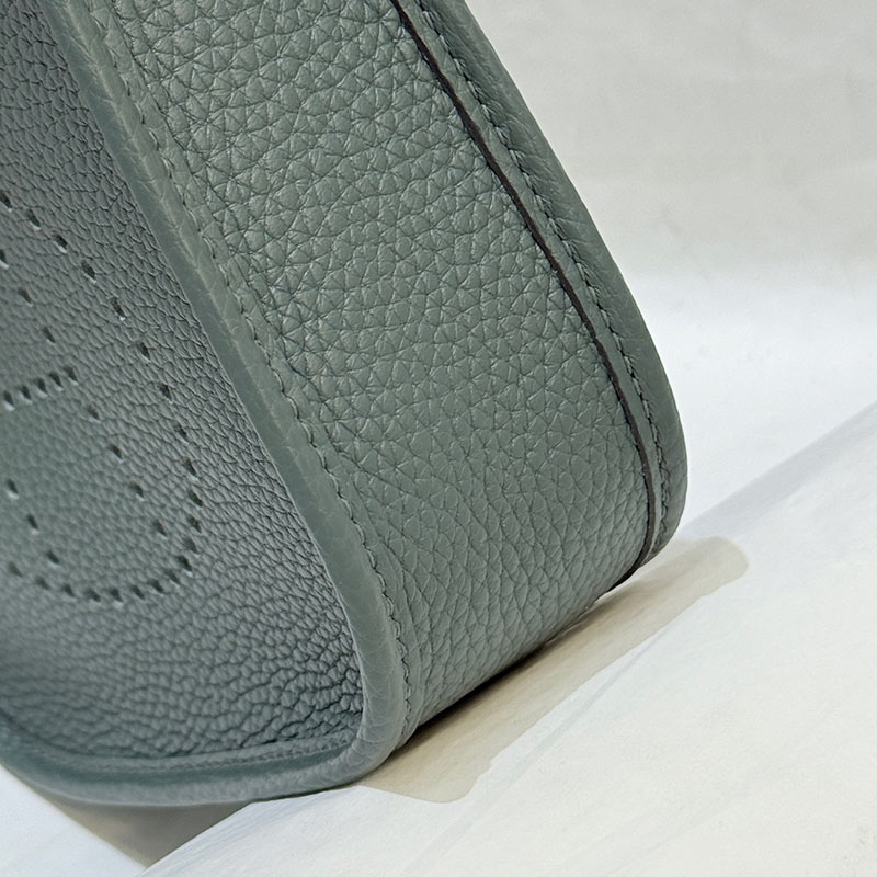 エブリン 定価 2026 HERMES エヴリン TPM ヴェールアマンド トリヨンクレマンス ゴールド金具 2627661 エルメス 海外通販 - 画像 (2)