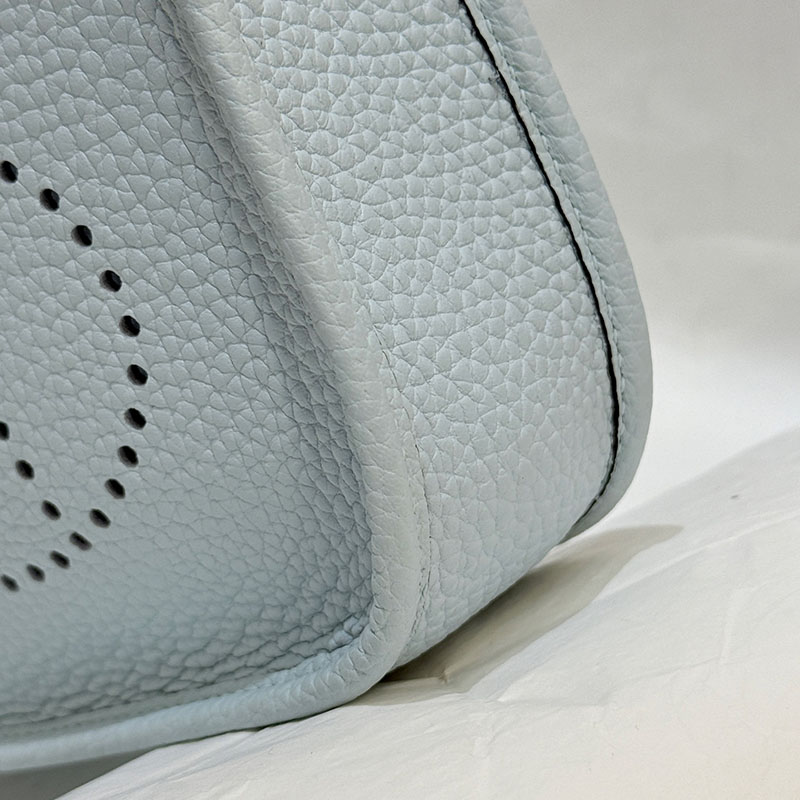 エルメス エヴリン 定価 HERMES エヴリン TPM ブルーラン トリヨンクレマンス シルバー金具 2627662 エルメス 海外通販 - 画像 (4)