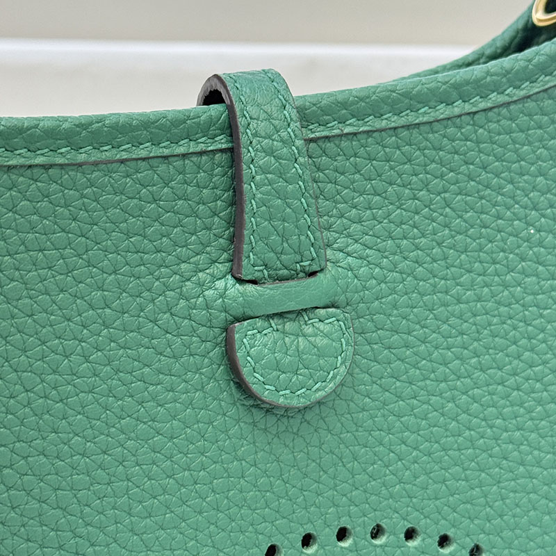 エブリンミニ ストラップ HERMES エヴリン TPM マラカイト トリヨンクレマンス ゴールド金具 2627663 エルメス 海外通販 - 画像 (4)
