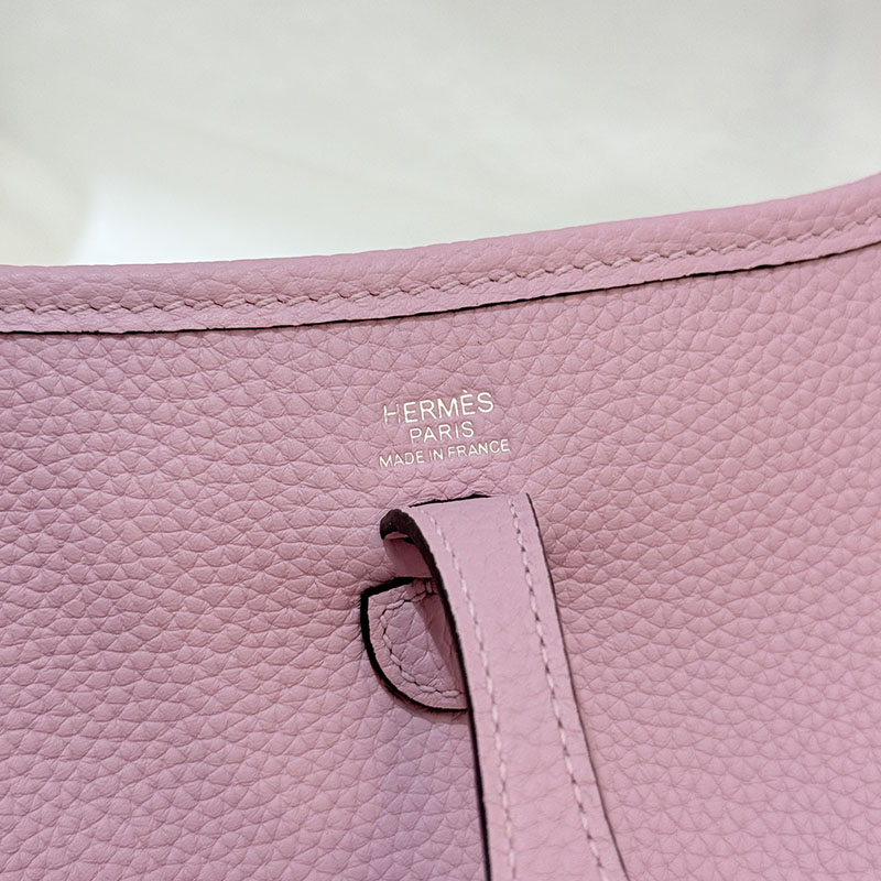 エルメス ミニ エブリン 公式 HERMES エヴリン TPM ピンク トリヨンクレマンス シルバー金具 2627665 エルメス 海外通販 - 画像 (3)