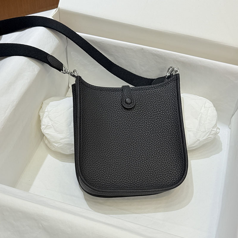 エルメス エブリン ミニサイズ HERMES エヴリン TPM 黒 ブラック トリヨンクレマンス シルバー金具 2627666 エルメス 海外通販 - 画像 (9)
