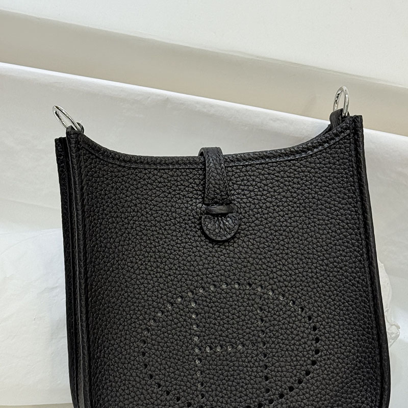 エルメス エブリン ミニサイズ HERMES エヴリン TPM 黒 ブラック トリヨンクレマンス シルバー金具 2627666 エルメス 海外通販 - 画像 (8)