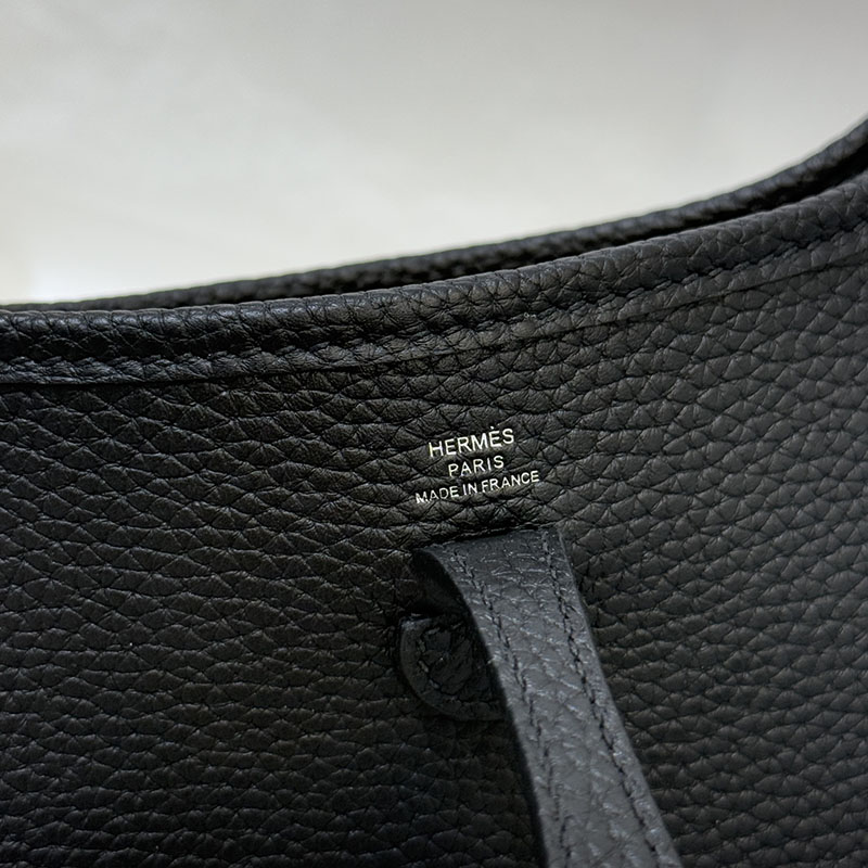 エルメス エブリン ミニサイズ HERMES エヴリン TPM 黒 ブラック トリヨンクレマンス シルバー金具 2627666 エルメス 海外通販 - 画像 (5)