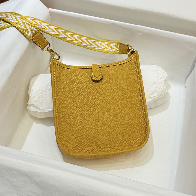 エルメス エブリンミニ 価格 HERMES エヴリン TPM ジョーヌアンブル トリヨンクレマンス ゴールド金具 2627667 エルメス 海外通販 - 画像 (9)