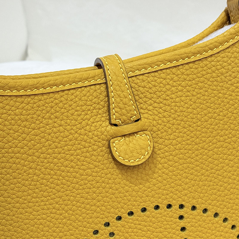 エルメス エブリンミニ 価格 HERMES エヴリン TPM ジョーヌアンブル トリヨンクレマンス ゴールド金具 2627667 エルメス 海外通販 - 画像 (8)