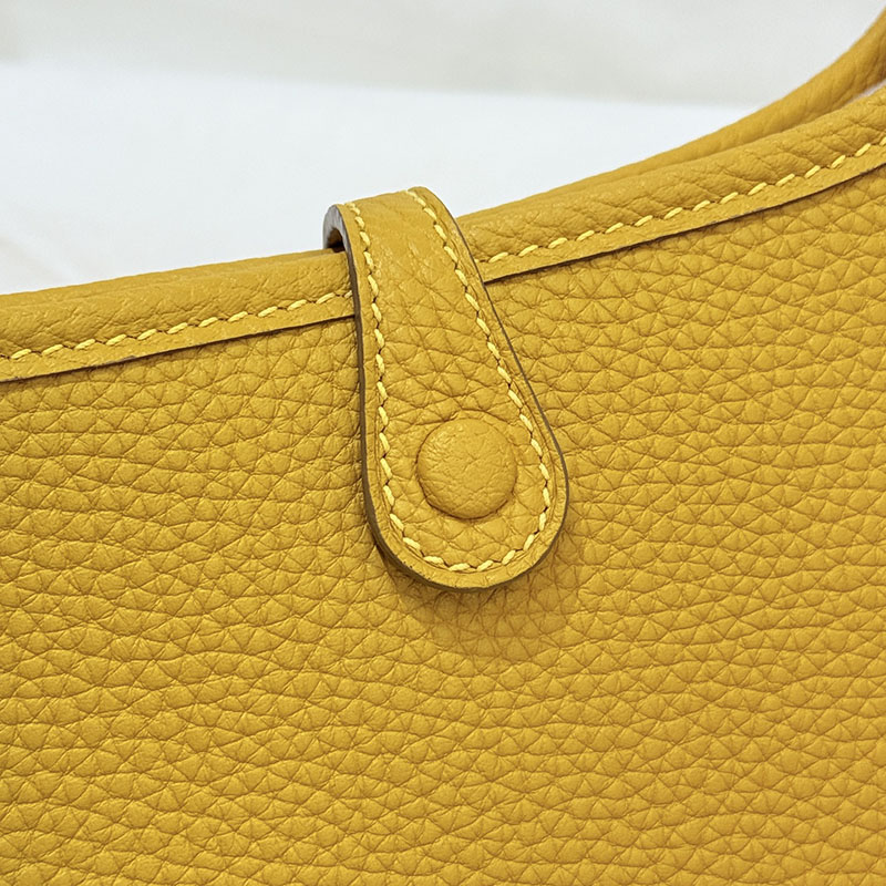 エルメス エブリンミニ 価格 HERMES エヴリン TPM ジョーヌアンブル トリヨンクレマンス ゴールド金具 2627667 エルメス 海外通販 - 画像 (7)