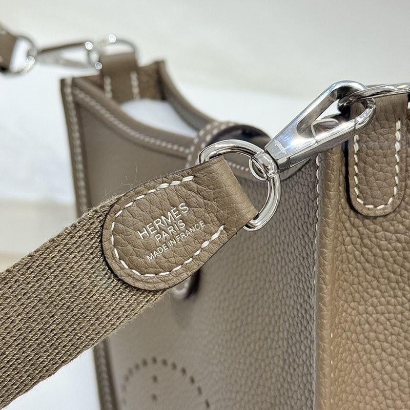 エルメス ミニ エブリン 定価 HERMES エヴリン TPM エトゥープ トリヨンクレマンス シルバー金具 2627668 エルメス 海外通販 - 画像 (8)