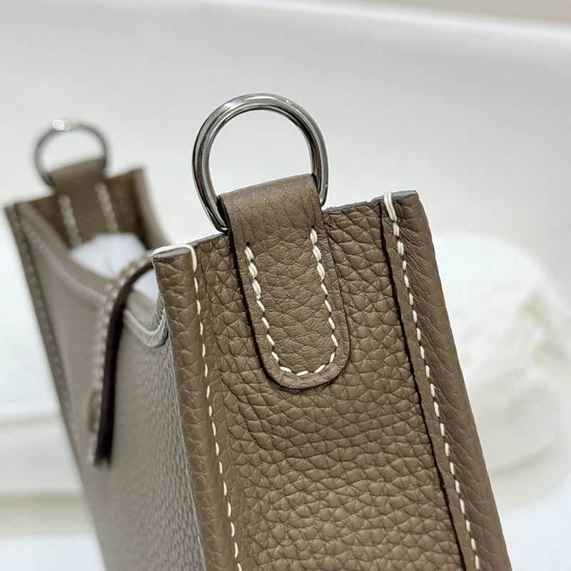 エルメス ミニ エブリン 定価 HERMES エヴリン TPM エトゥープ トリヨンクレマンス シルバー金具 2627668 エルメス 海外通販 - 画像 (6)