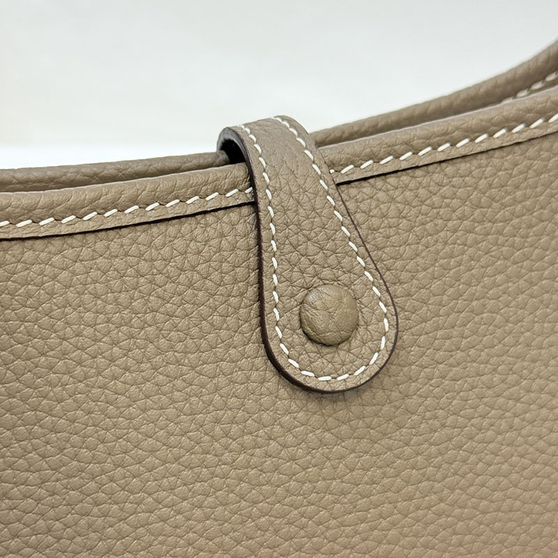 エルメス ミニ エブリン 定価 HERMES エヴリン TPM エトゥープ トリヨンクレマンス シルバー金具 2627668 エルメス 海外通販 - 画像 (5)