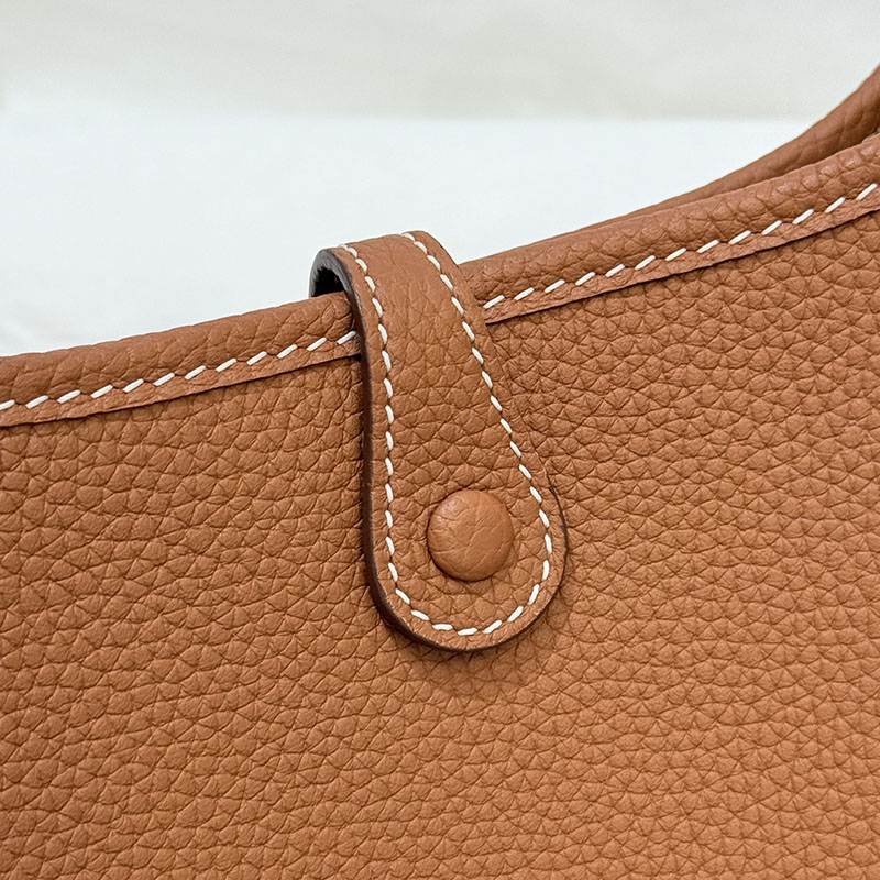 エヴリン 16 サイズ HERMES エヴリン TPM ゴールド トリヨンクレマンス シルバー金具 2627670 エルメス 海外通販 - 画像 (7)