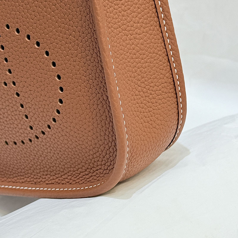 エヴリン 16 サイズ HERMES エヴリン TPM ゴールド トリヨンクレマンス シルバー金具 2627670 エルメス 海外通販 - 画像 (4)
