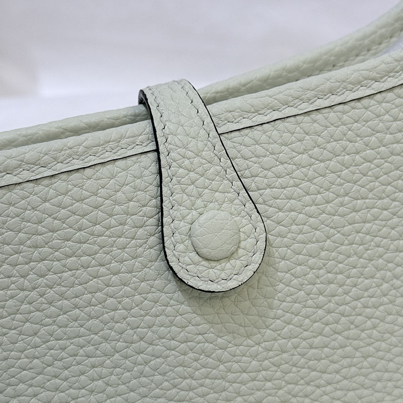 エヴリン 16 定価 HERMES エヴリン TPM ヴェールフィズ トリヨンクレマンス シルバー金具 2627672 エルメス 海外通販 - 画像 (8)