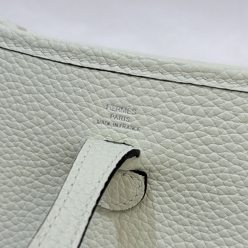 エヴリン 16 定価 HERMES エヴリン TPM ヴェールフィズ トリヨンクレマンス シルバー金具 2627672 エルメス 海外通販 - 画像 (4)