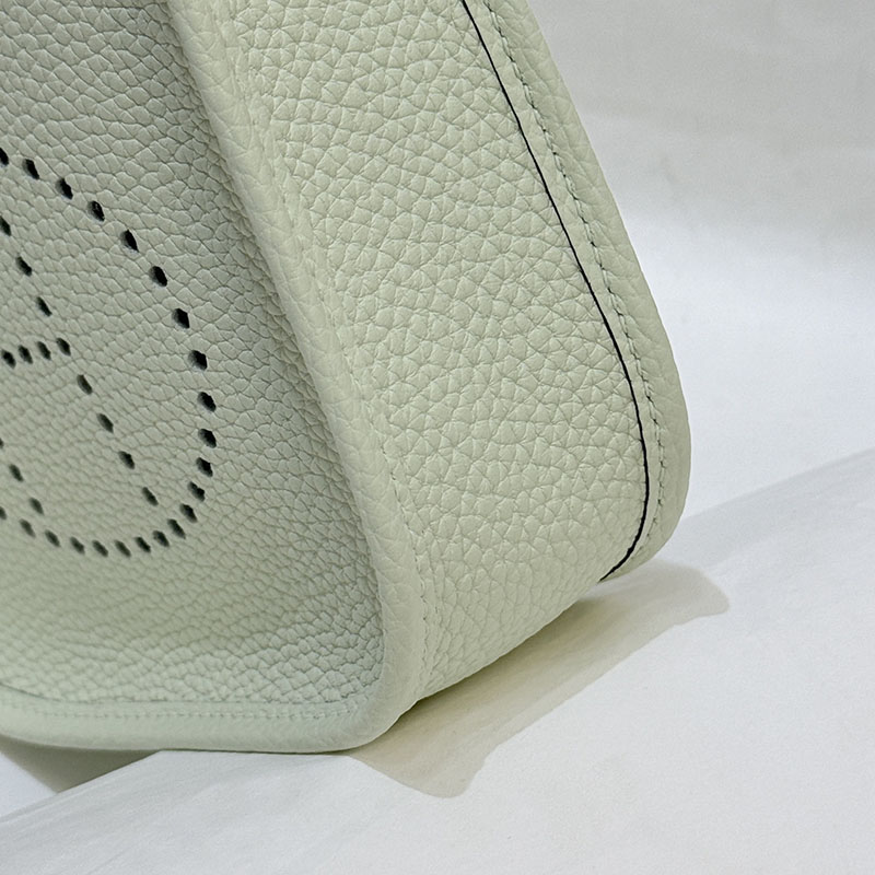 エヴリン 16 定価 HERMES エヴリン TPM ヴェールフィズ トリヨンクレマンス シルバー金具 2627672 エルメス 海外通販 - 画像 (2)
