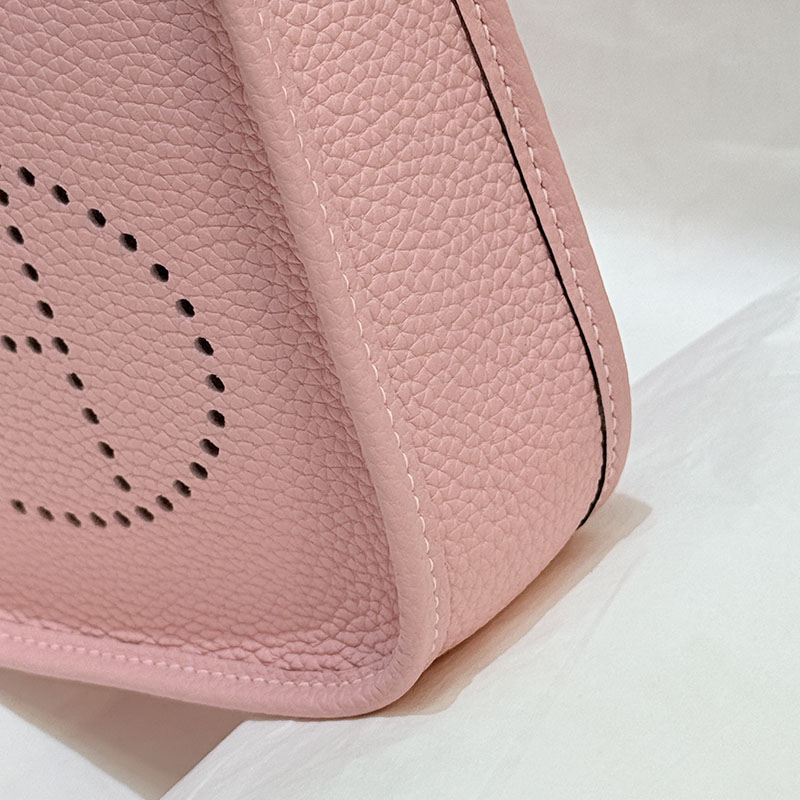 エヴリン tpm 人気色 HERMES エヴリン TPM ピンク トリヨンクレマンス シルバー金具 2627673 エルメス 海外通販 - 画像 (3)