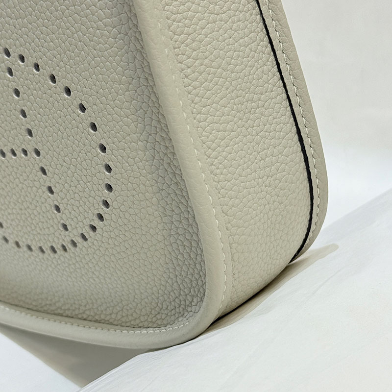 エヴリン TPM 定価 HERMES エヴリン TPM ベトン トリヨンクレマンス ゴールド金具 2627675 エルメス 海外通販 - 画像 (5)