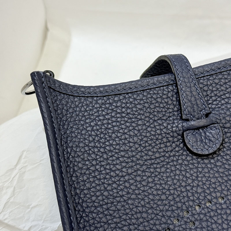 エヴリン tpm サイズ HERMES エヴリン TPM ブルーニュイ トリヨンクレマンス シルバー金具 2627676 エルメス 海外通販 - 画像 (7)