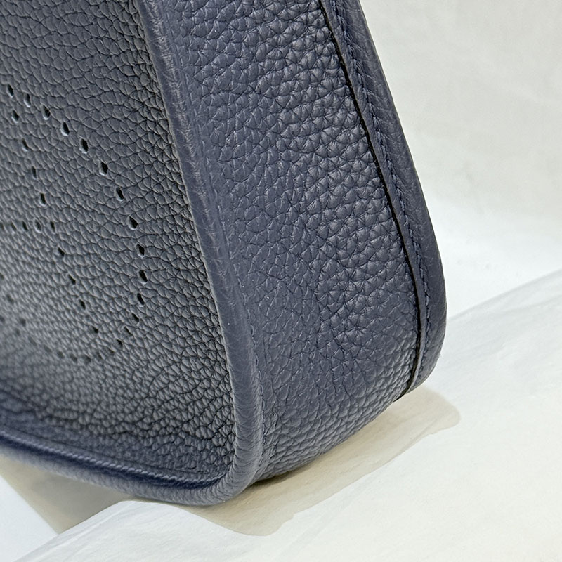 エヴリン tpm サイズ HERMES エヴリン TPM ブルーニュイ トリヨンクレマンス シルバー金具 2627676 エルメス 海外通販 - 画像 (4)